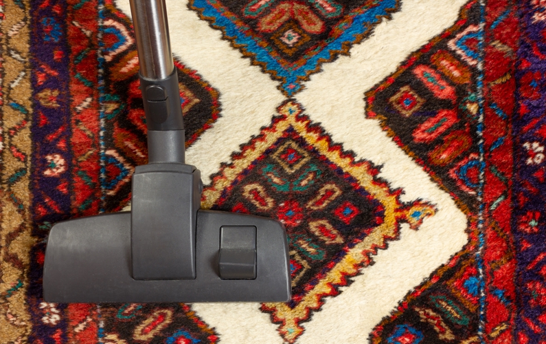 Vacuum an Oriental Rug FI